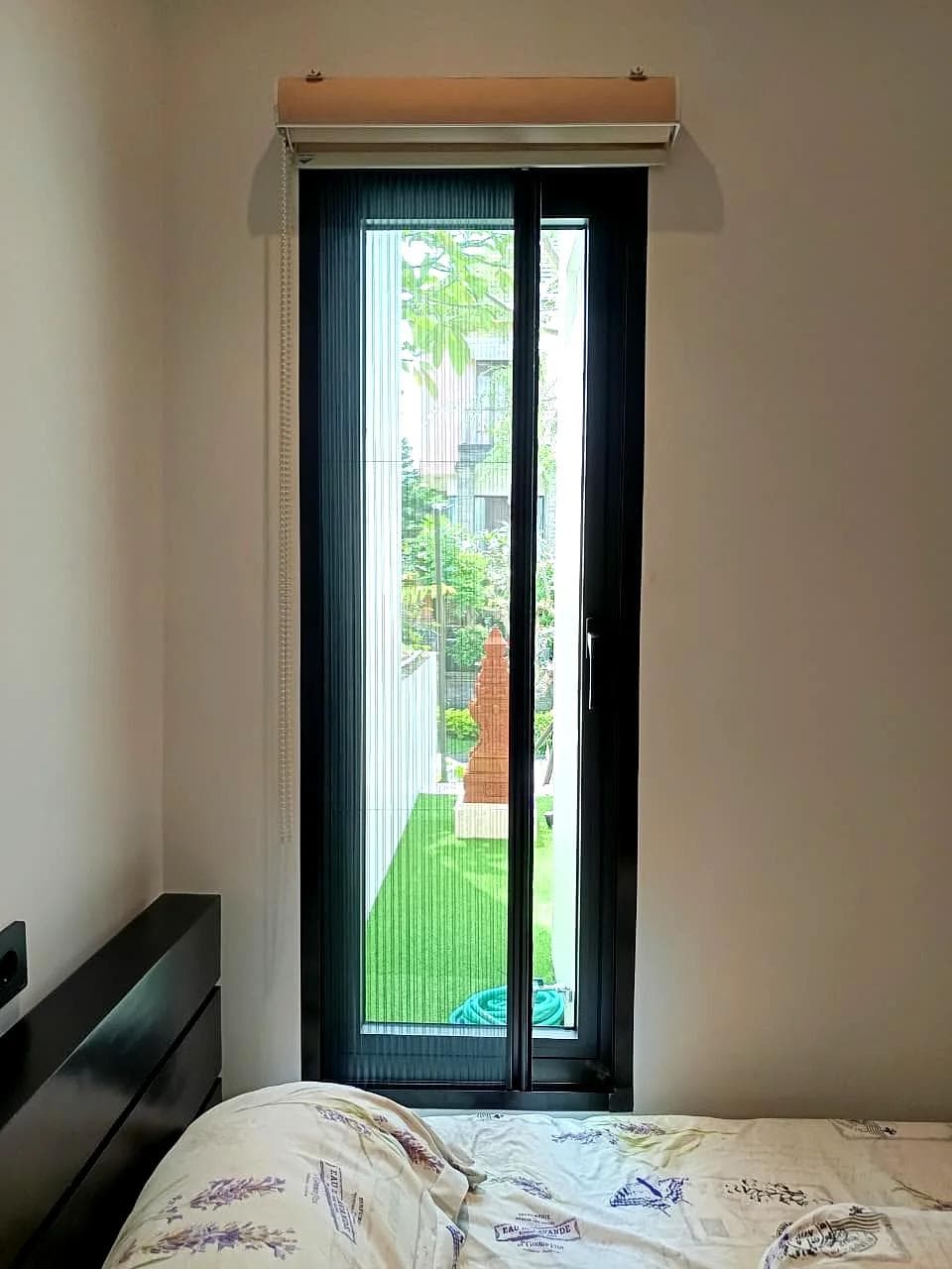 honey comb blinds detail - Sharp Point Bali